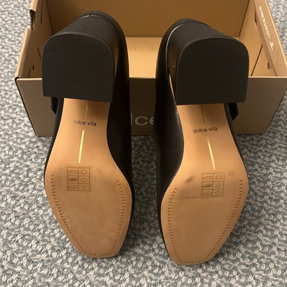 Black heeled Mary Jane’s with a gold buckle - Picture 4 of 6